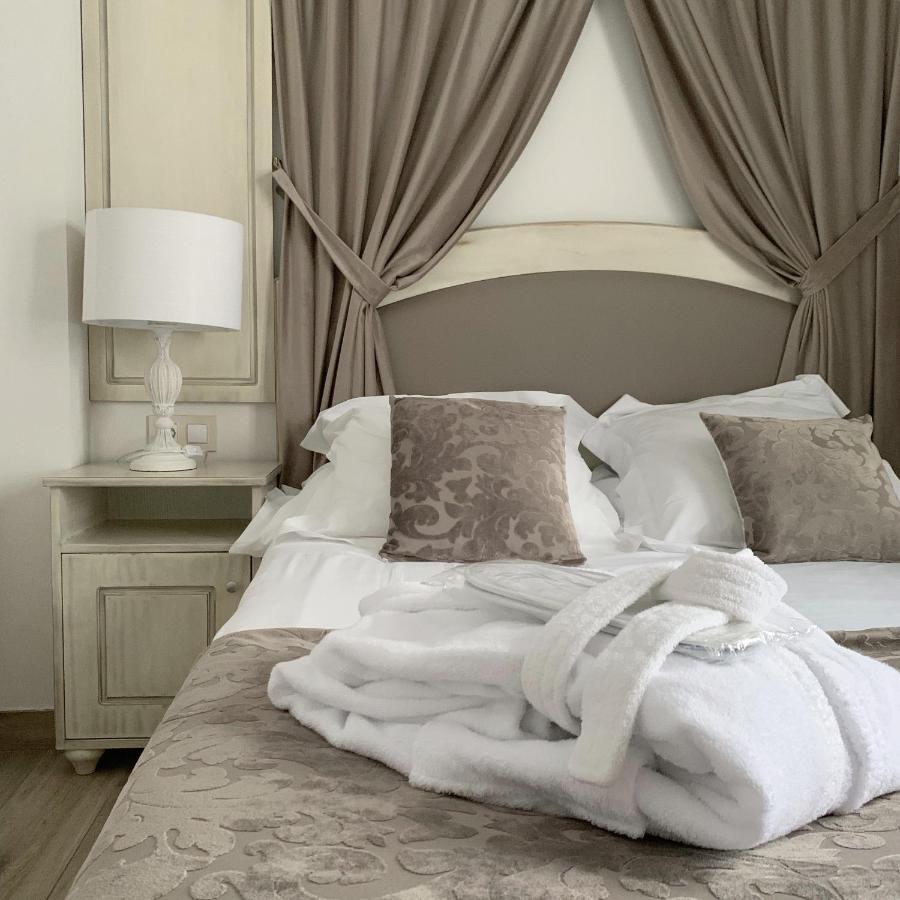 La De Pilar Aparthotel 3*