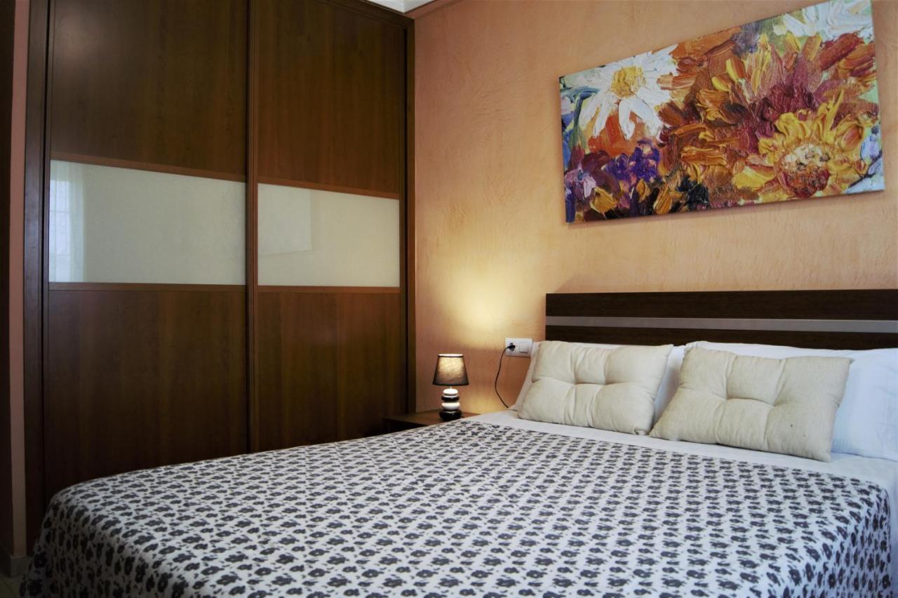 Amplio Piso 8 Mts Mezquita - Wifi - A/C - Parking Apartment Cordoba