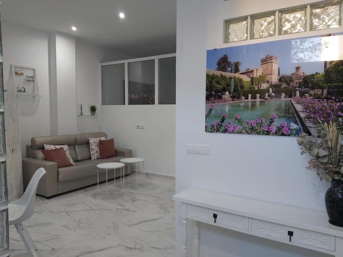 Las Tres Culturas Apartment *