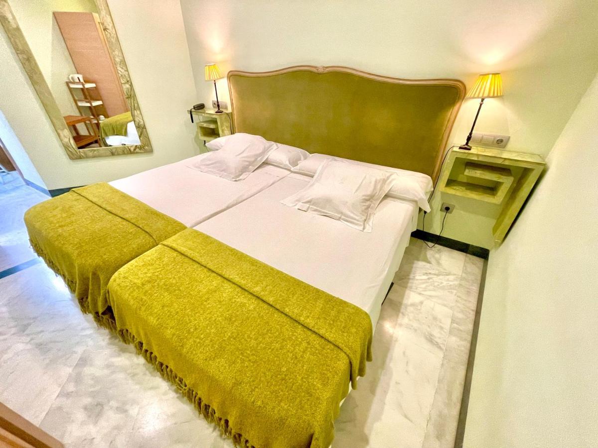 Hotel Conde De Cardenas