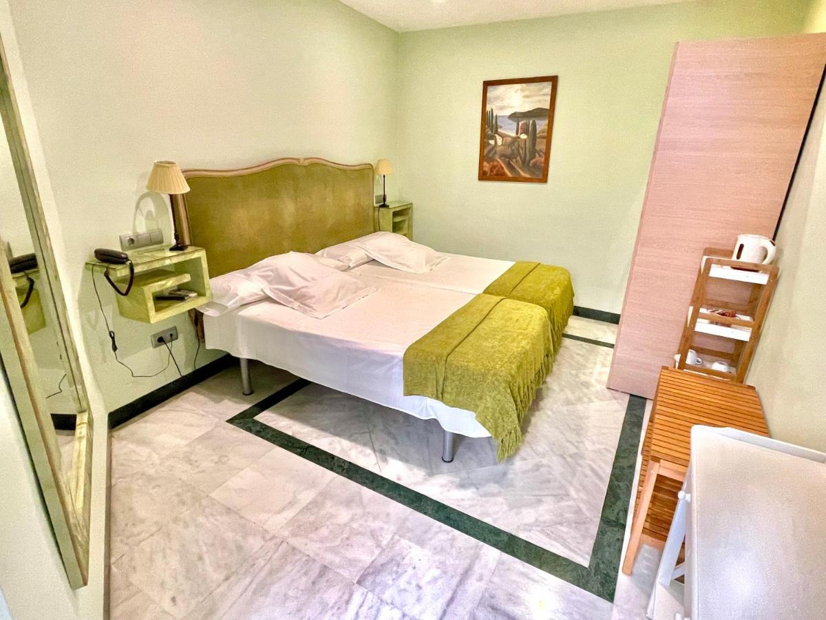 Hotel Conde De Cardenas