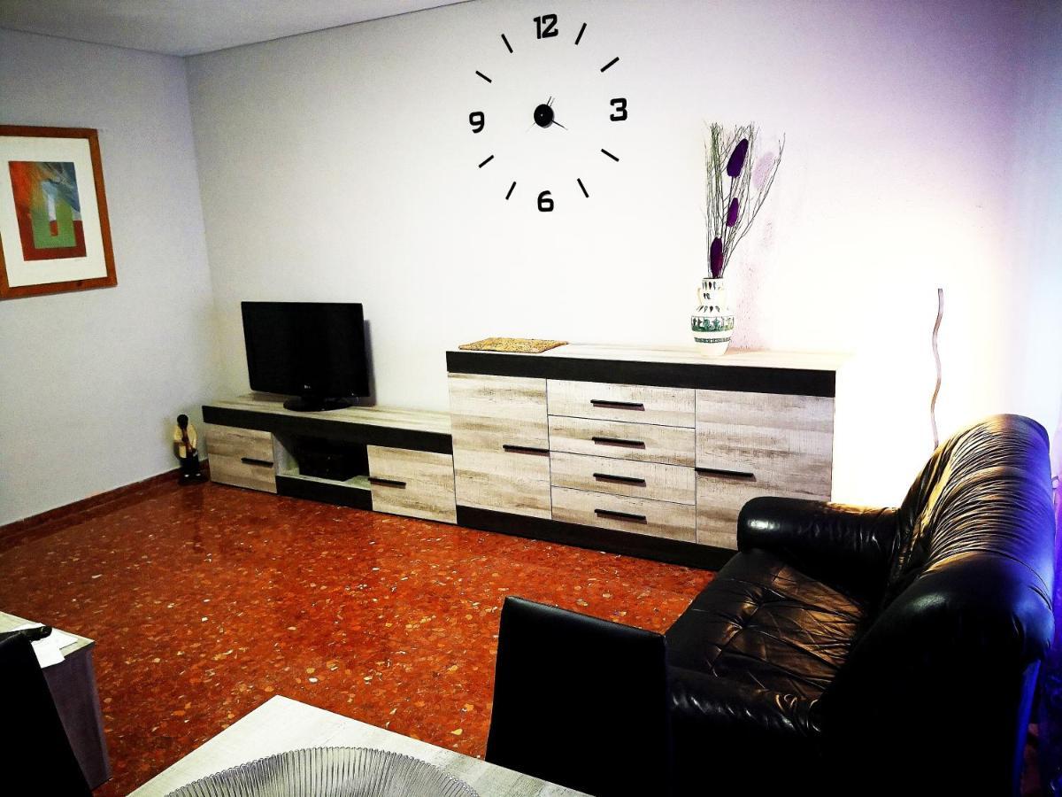 Apartamento Laura. Estancia Agradable En *