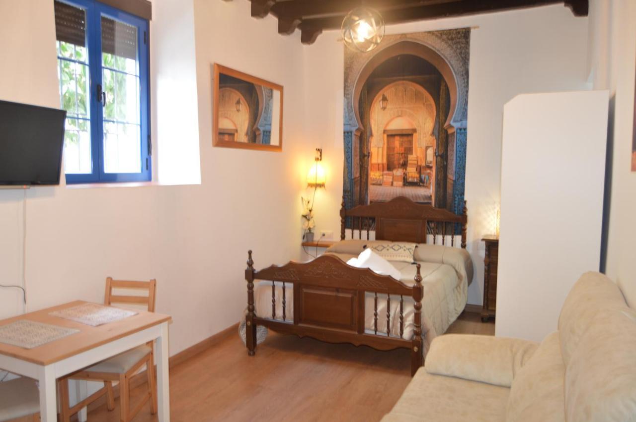 Alcazar Viejo Parking Tourist *
