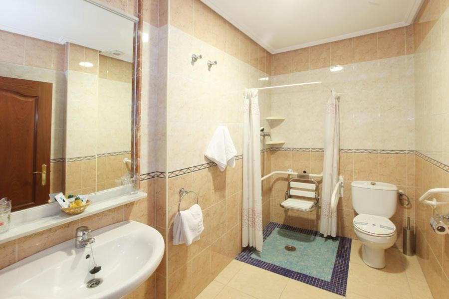 El Cisne Hotel