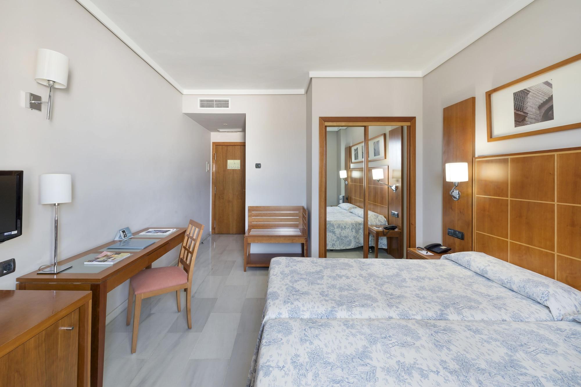 Hotel Exe Ciudad De 4*