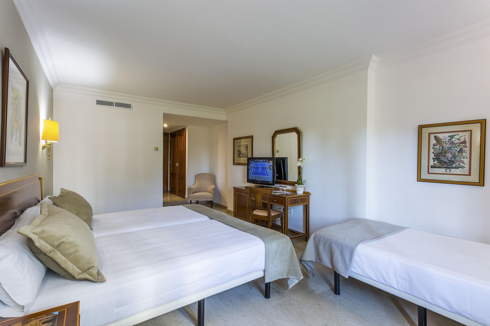 Hotel Crisol Jardines De 4*