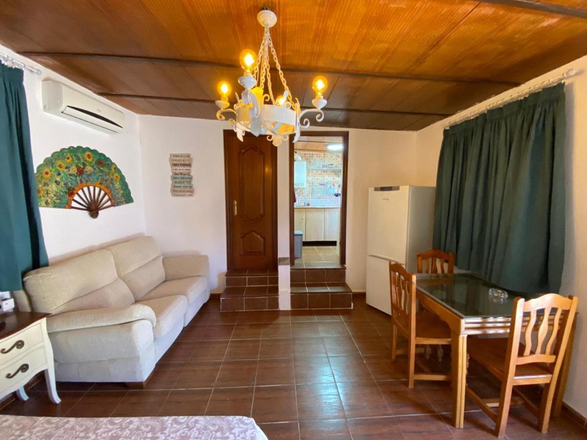 Trassierrarooms D Habitación Equipada Con Cocina Y Baño En Apartamento *