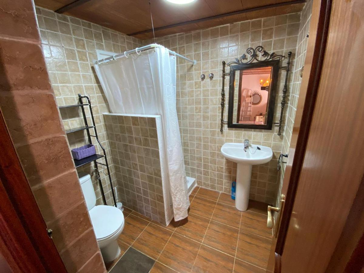 Apartamento Trassierrarooms D Habitación Equipada Con Cocina Y Baño En *