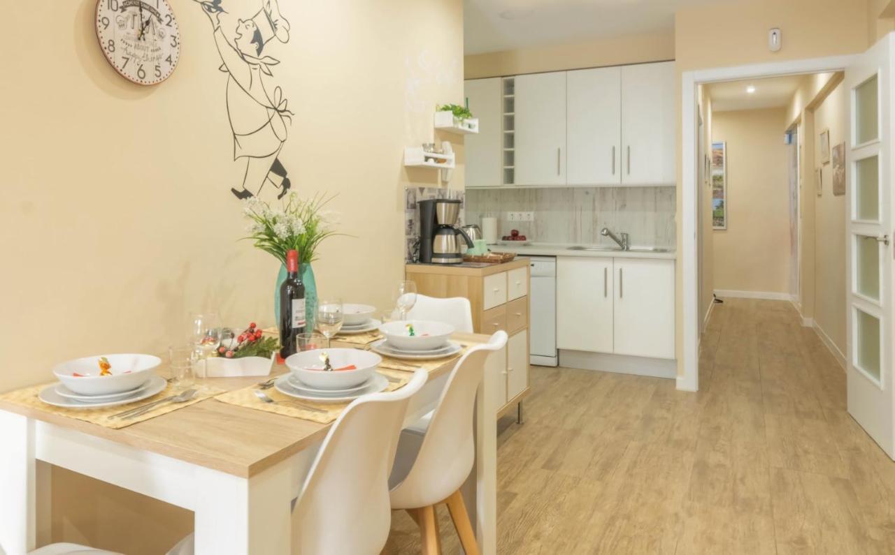 Juani Centro Parking Y Wifi Gratis Apartment *