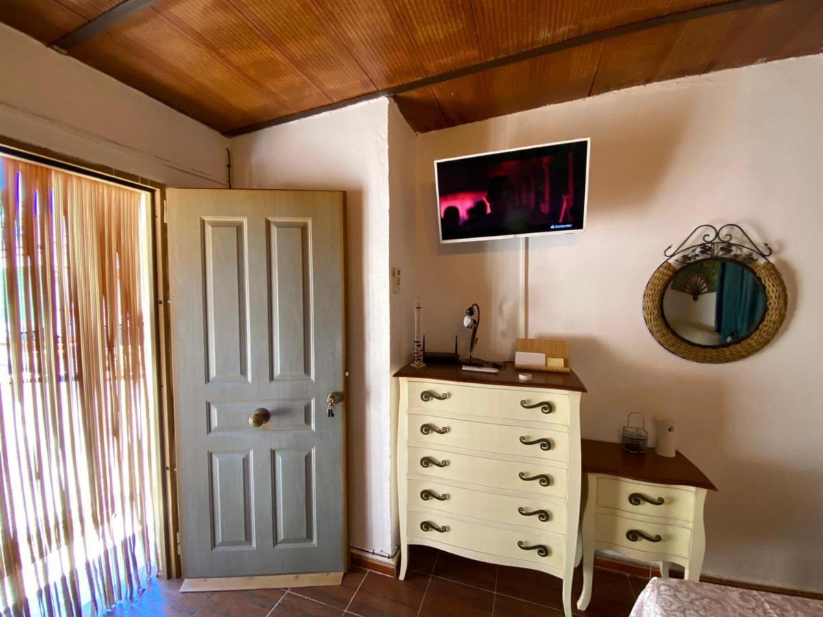 Trassierrarooms D Habitación Equipada Con Cocina Y Baño En Apartamento