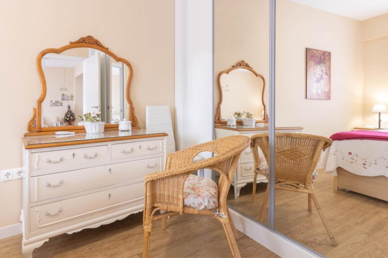 Apartment Juani Centro Parking Y Wifi Gratis