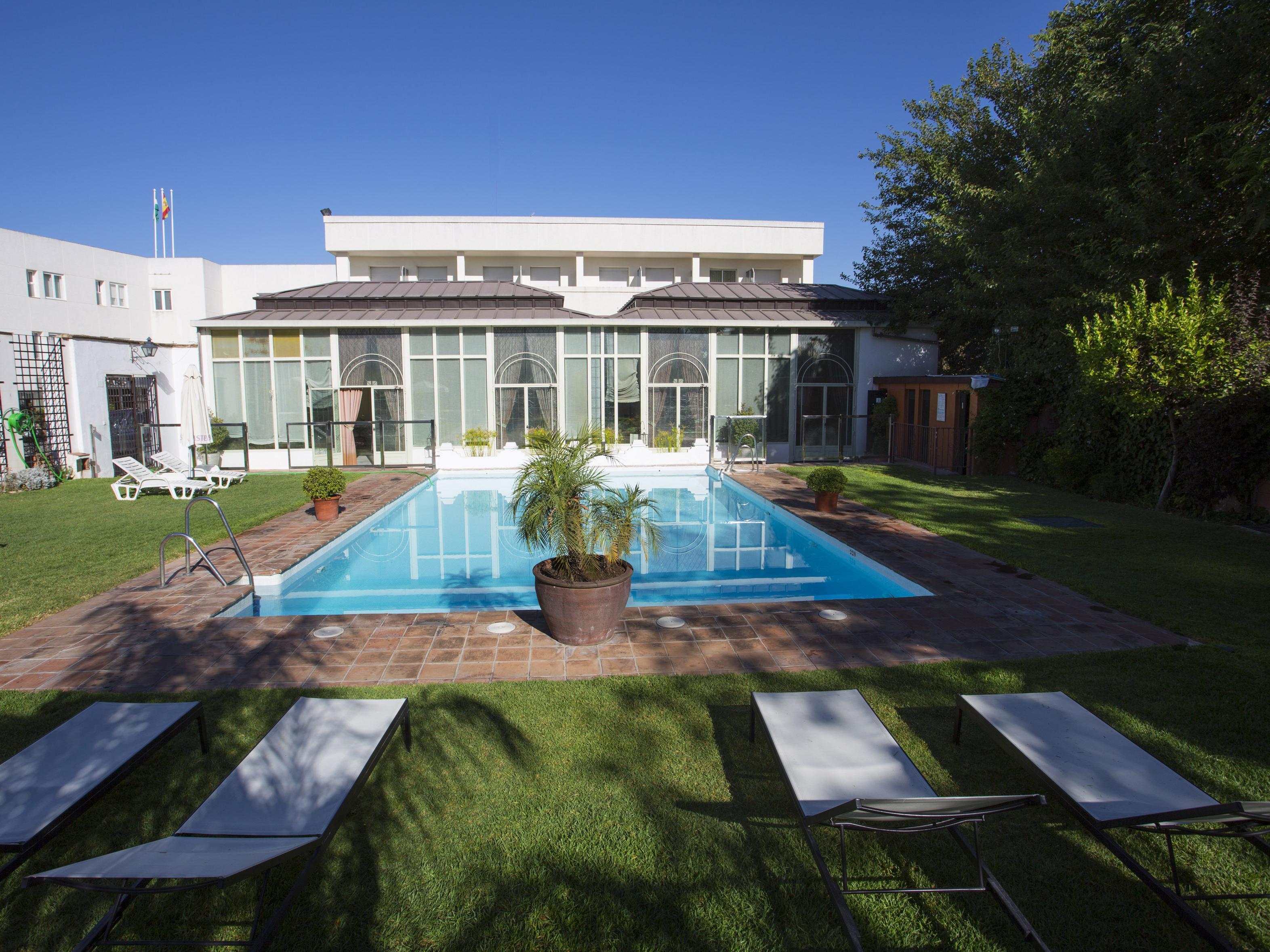 Oasis Hotel 2*