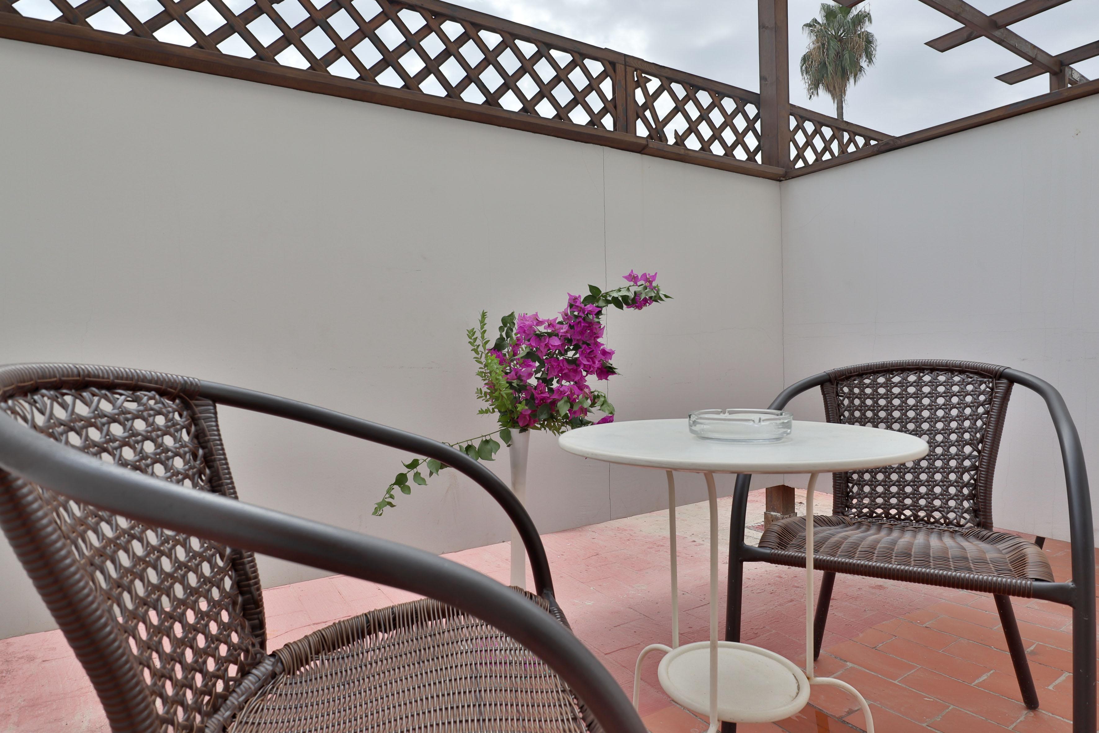 Oasis Hotel