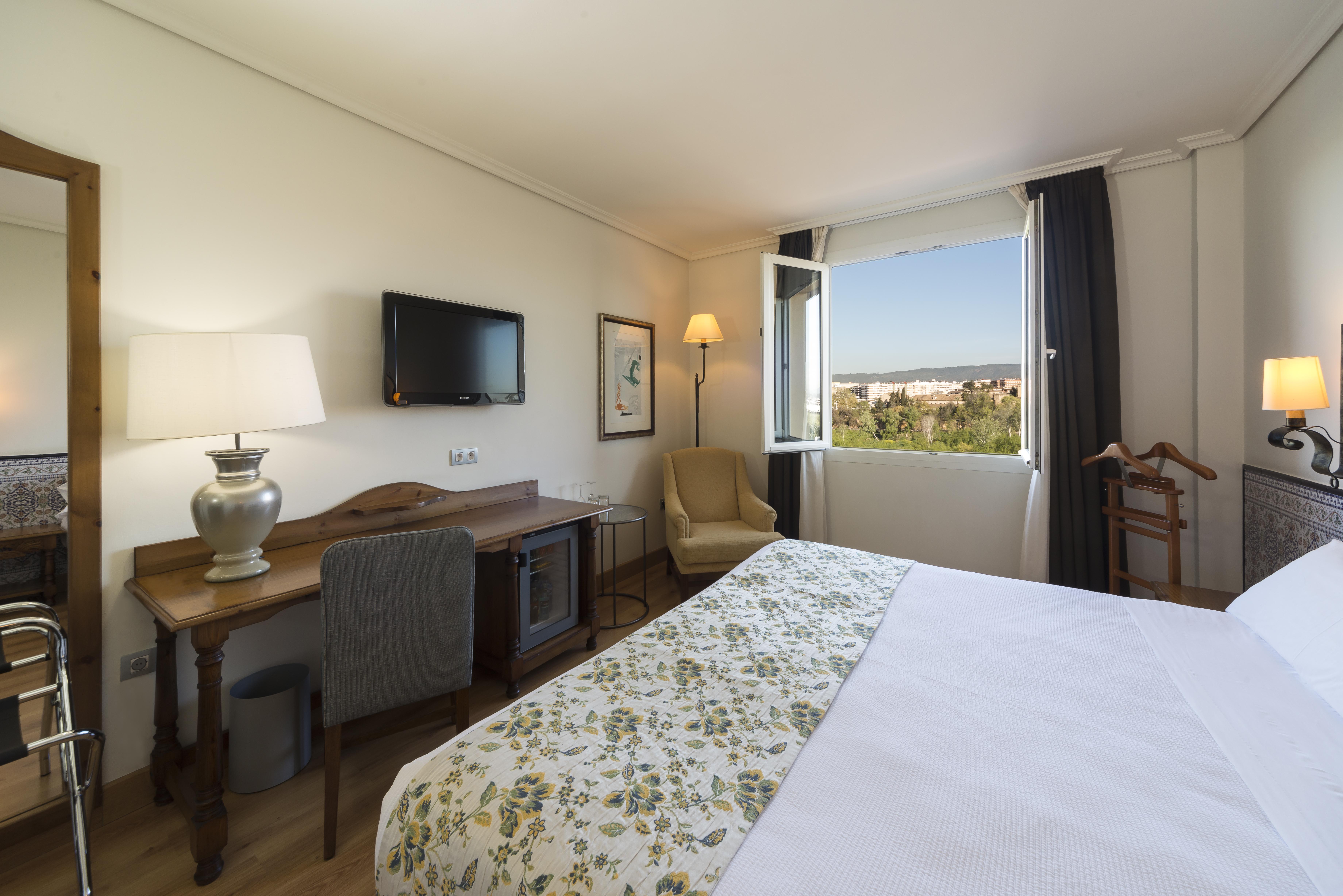 Hesperia 4*