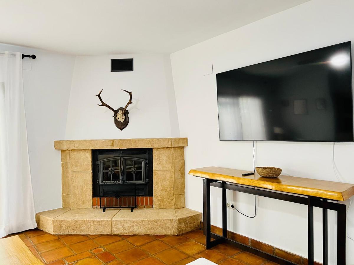 Aljaral, Espectacular,piscina,chimenea, Climatización, Wifi