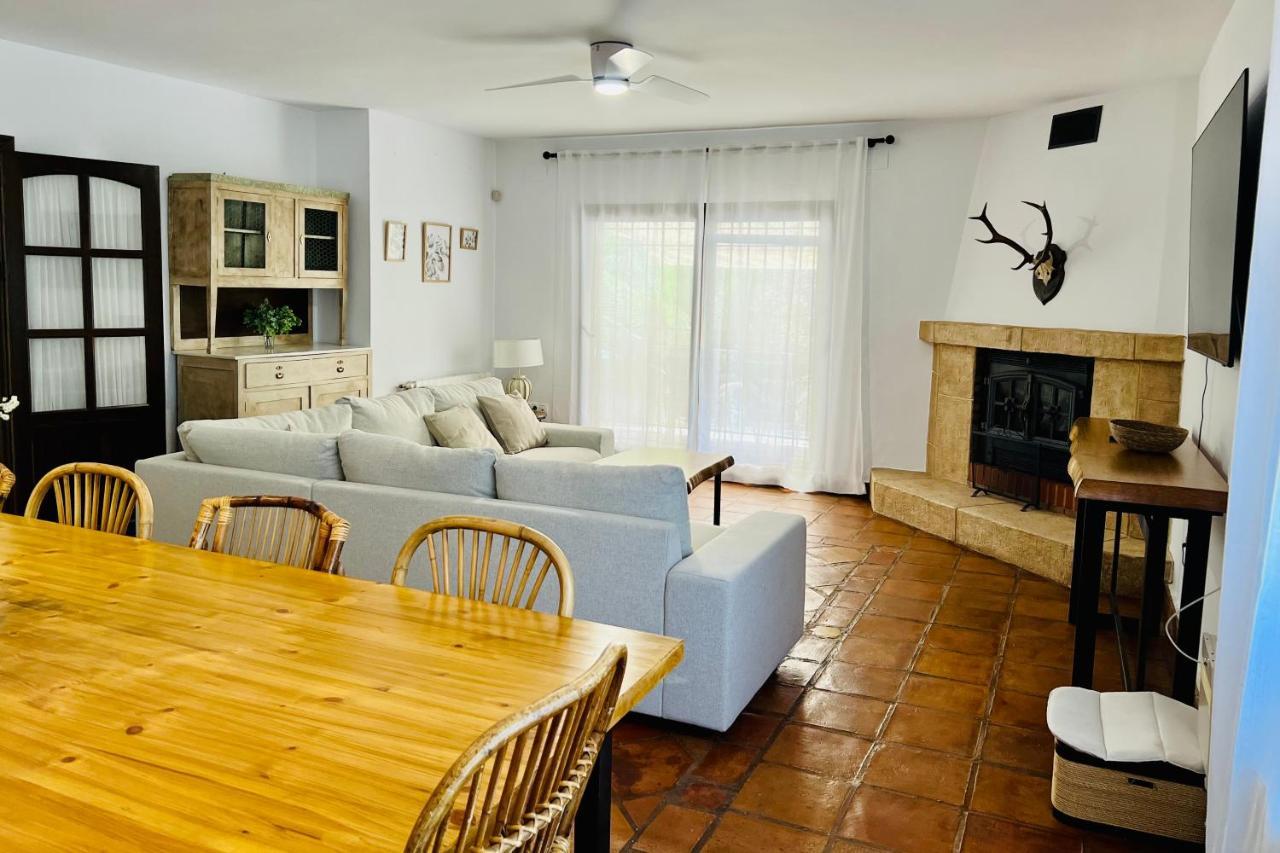 Сasa de vacaciones Aljaral, Espectacular,piscina,chimenea, Climatización, Wifi