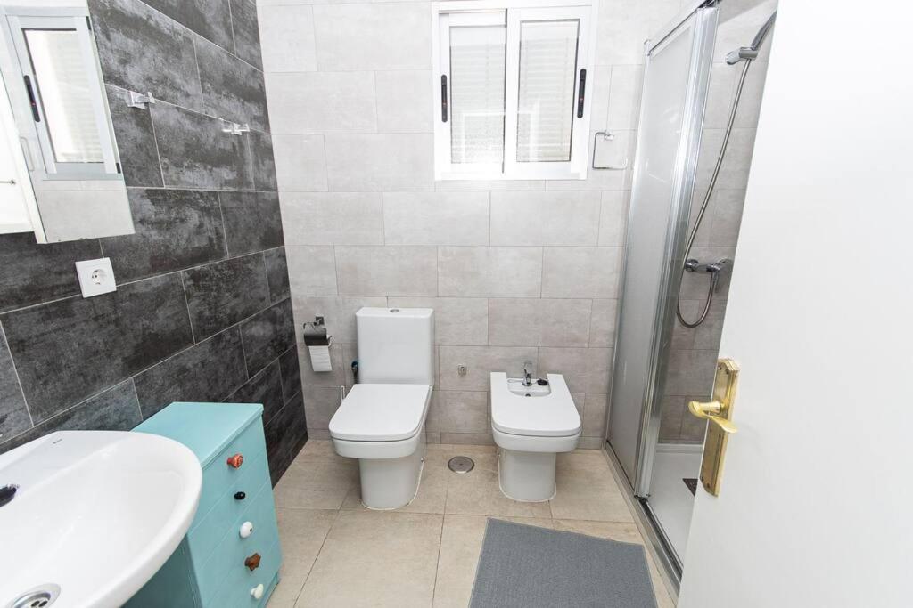 Piso Junto A La Estacion Ave Apartamento