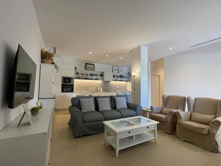 Apartamento Con Jardin Y Piscina En