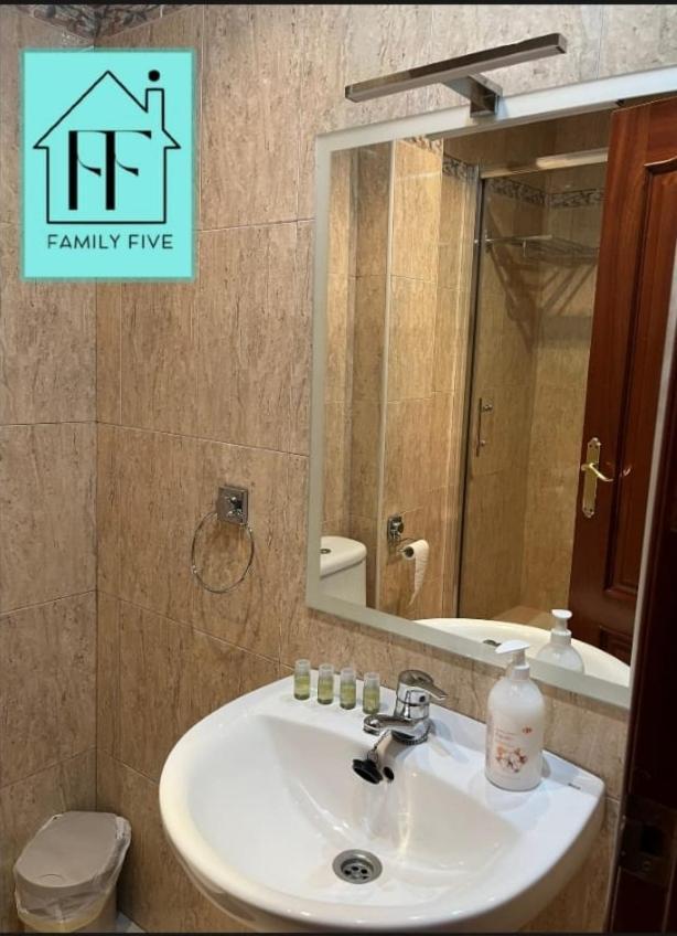 Family Five Apartment *