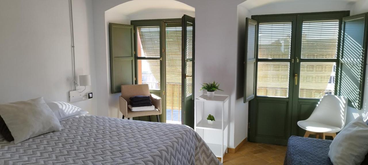 Corredera Travel 4 *