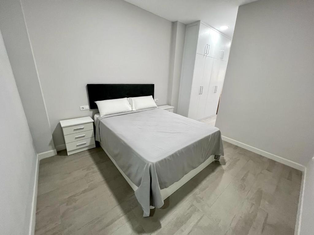 Apartamento Turistico Escritor Narbona Junto A La Estacion De Tren Y Autobuses - No Se Admiten Mascotas, No Pets Apartamento Córdoba