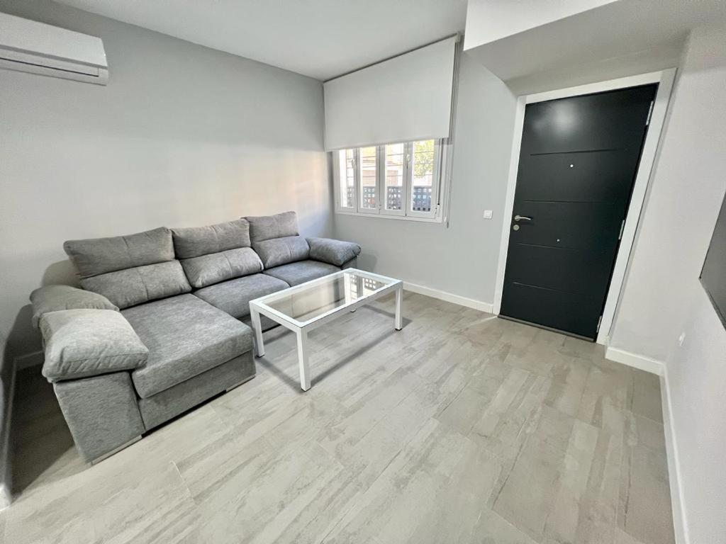 Apartamento Turistico Escritor Narbona Junto A La Estacion De Tren Y Autobuses - No Se Admiten Mascotas, No Pets