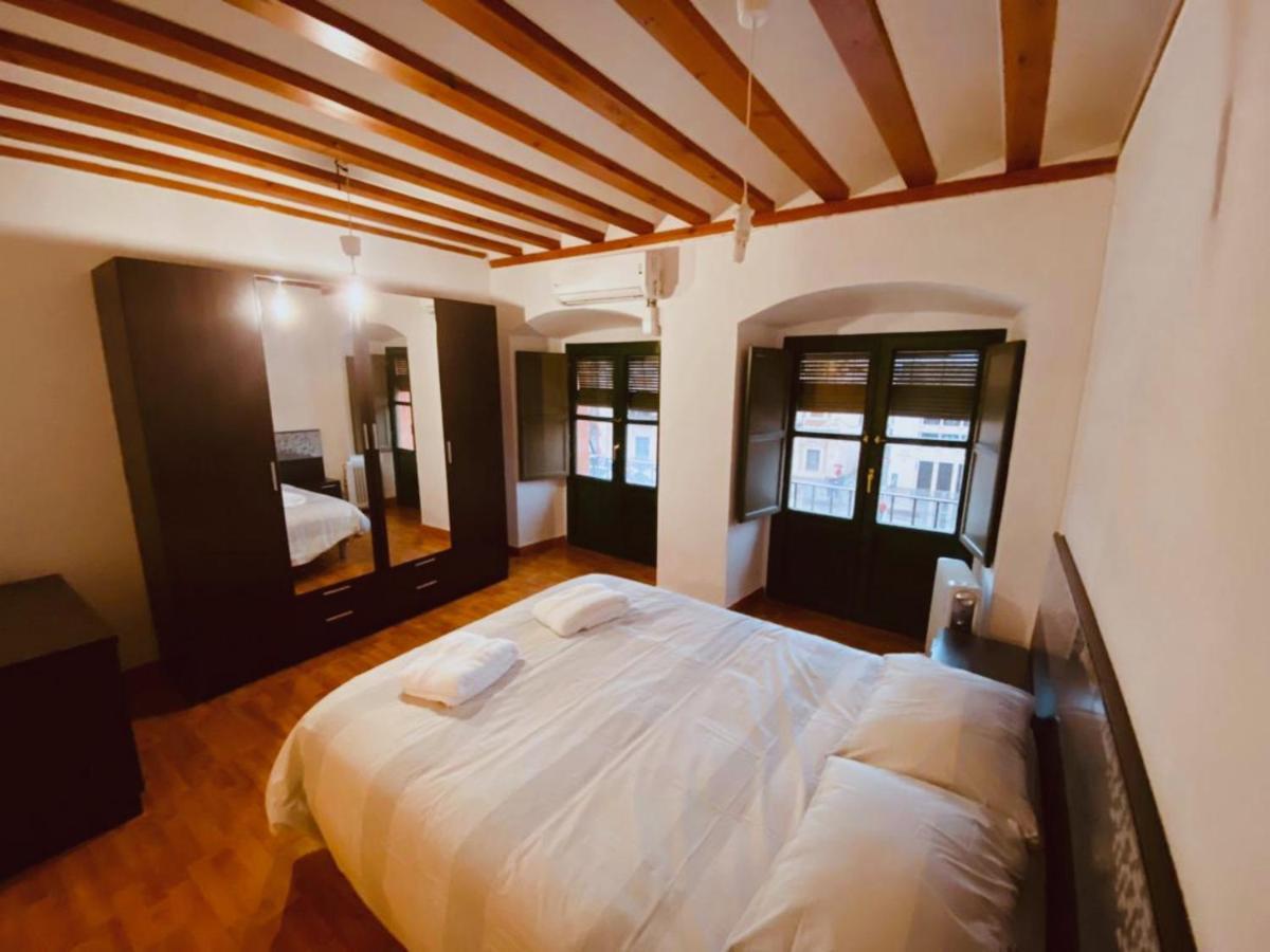 Casa En Plaza De La Corredera Con Balcon Apartment