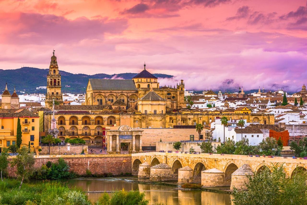 Casa En Plaza De La Corredera Con Balcon Cordoba