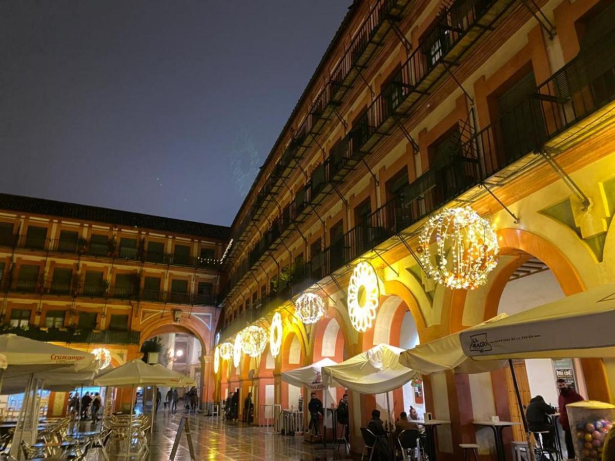 Casa En Plaza De La Corredera Con Balcon *