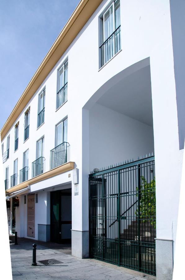 Mezquita Apart. With Free Parking Apartment *