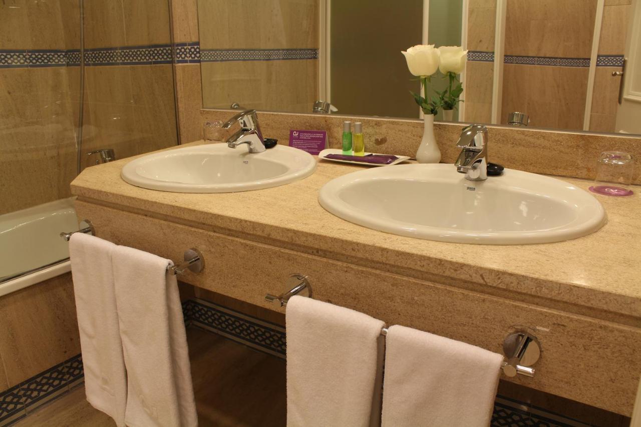 Hotel Ayre 4*