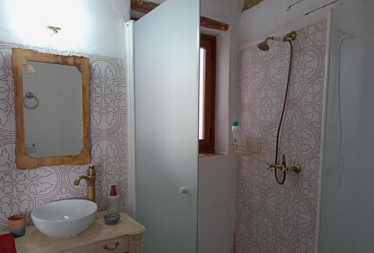 Casa Escondida - Residencia De Artistas Homestay