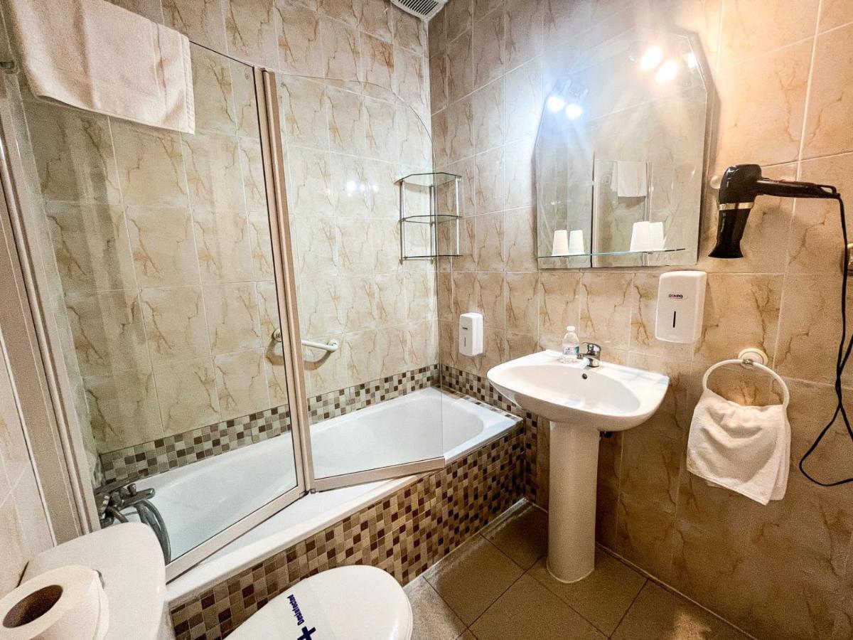 Manjares Hotel