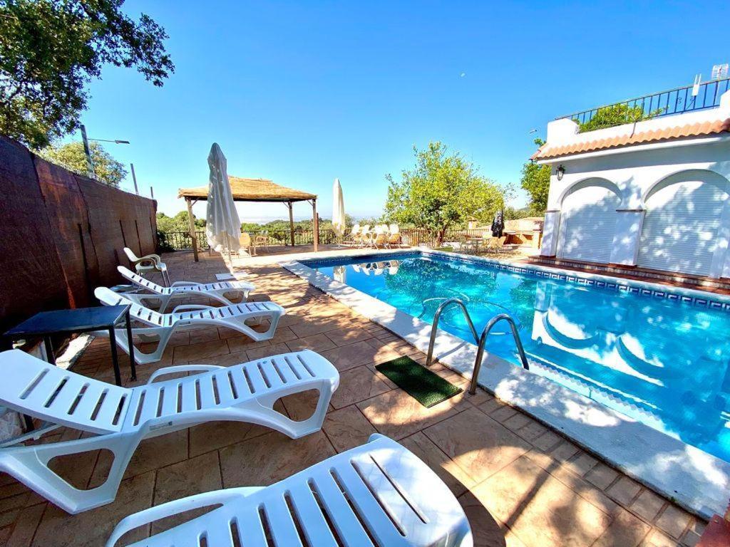 Apartamento Casa 3 Con Piscina De Temporada Compartida Con Dos Estudios - - Jacuzzi Consultar - Trassierra - 8km De -- Trassierrarooms