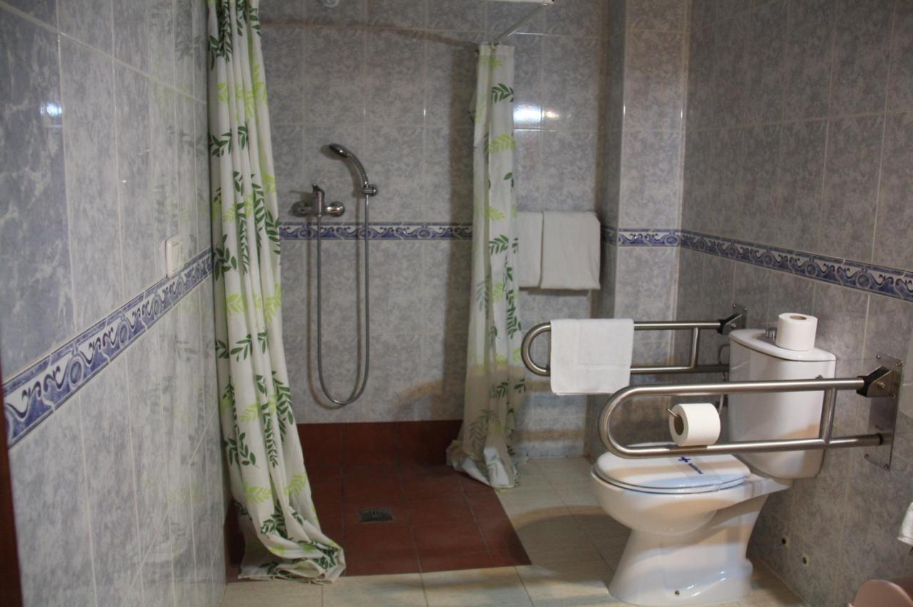 Manjares Hotel 2*