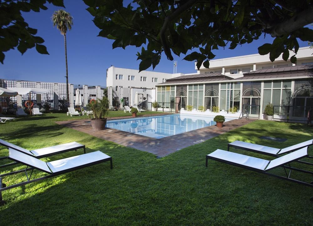 Oasis Hotel 2*