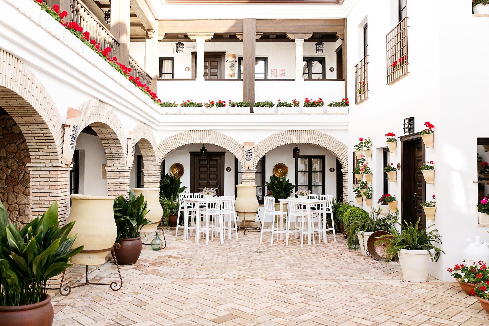 Aparthotel La De Pilar 3*