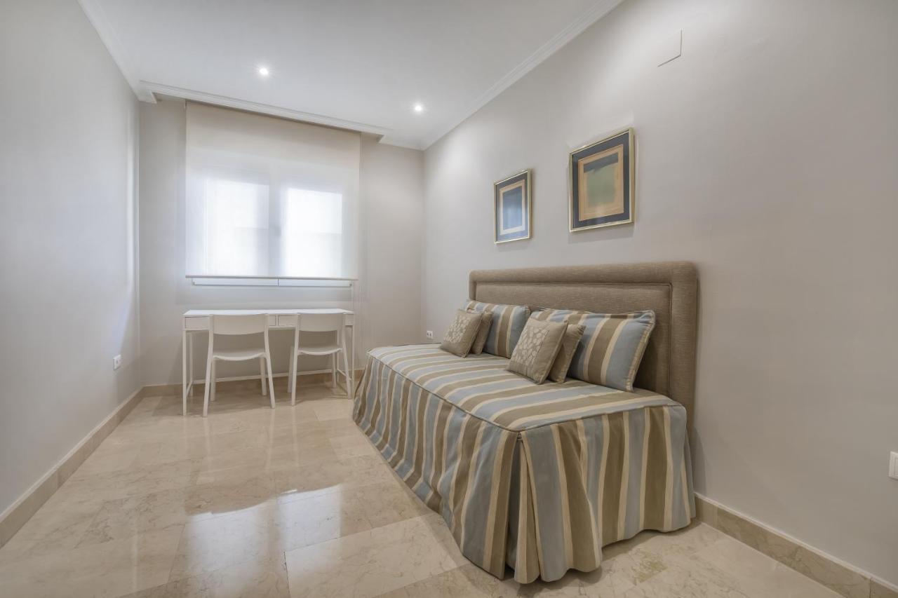 Tilos & Parking & Piscina * Cordoba