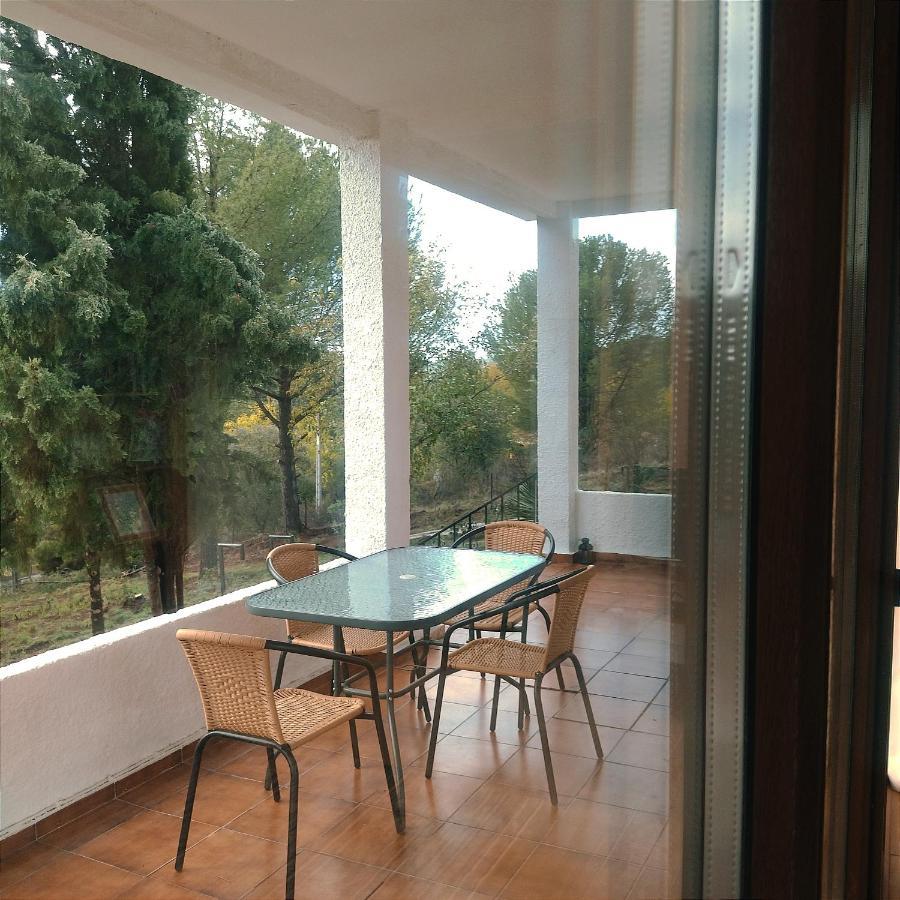 Bonita Casa Blanca En El Bosque.