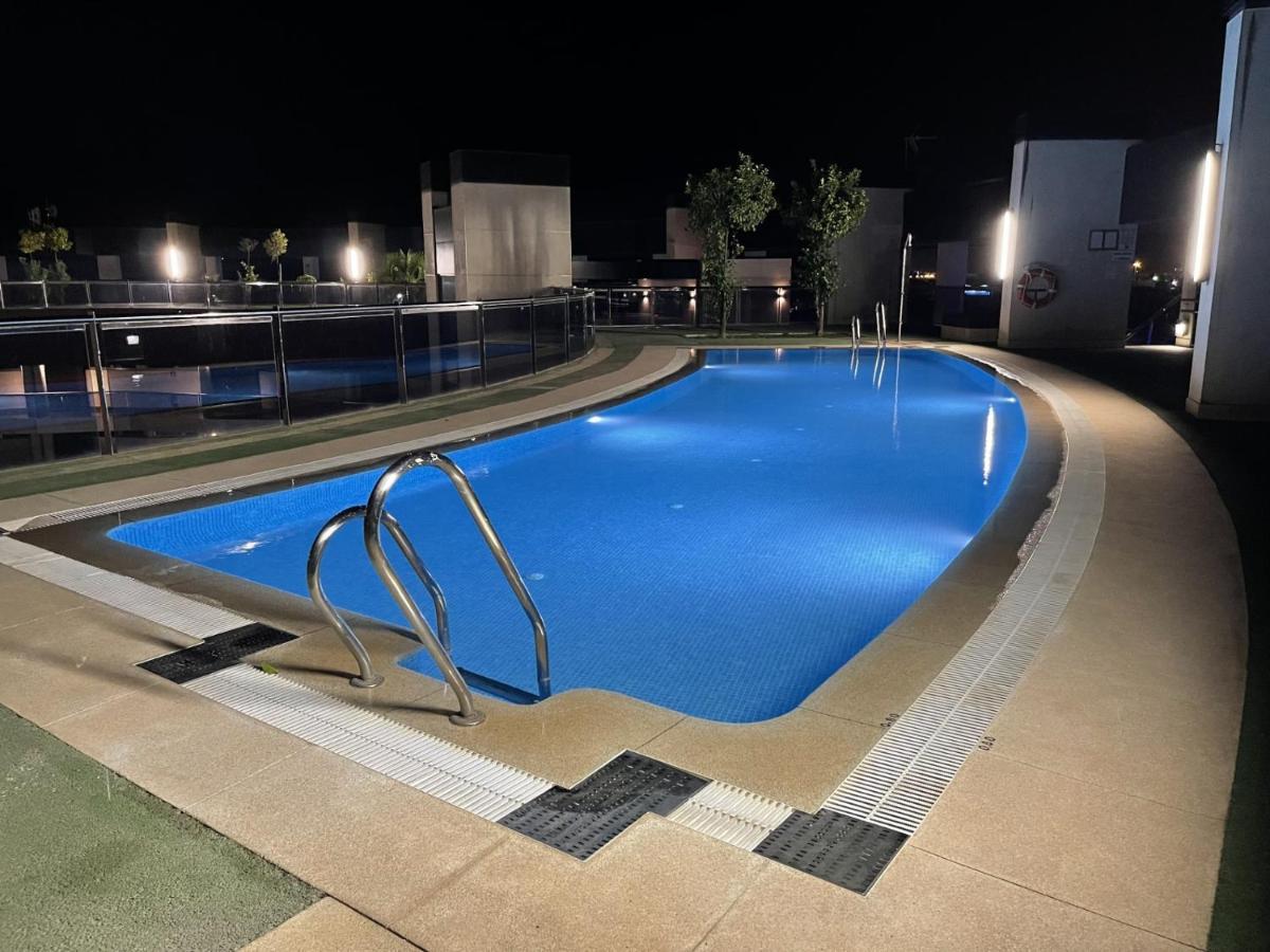 Apartamento Tecnocordoba Ii Aparcamiento Privado Gratuito Y Piscina Córdoba