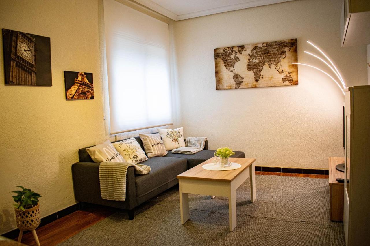 Apartment Entero, A 15 Minutos De Zona Centro Con Plaza De Aparcamiento Opcional *