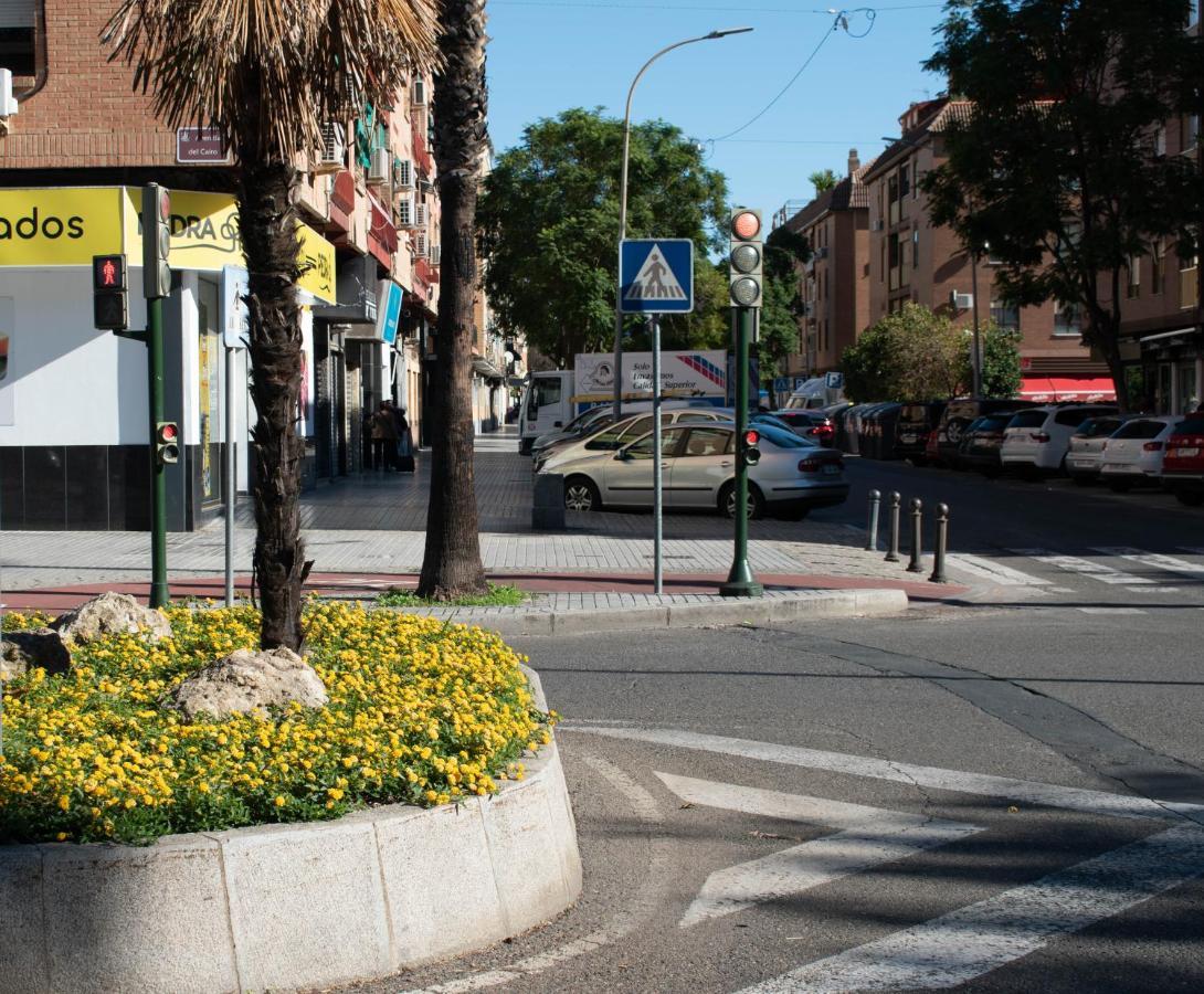 Entero, A 15 Minutos De Zona Centro Con Plaza De Aparcamiento Opcional *