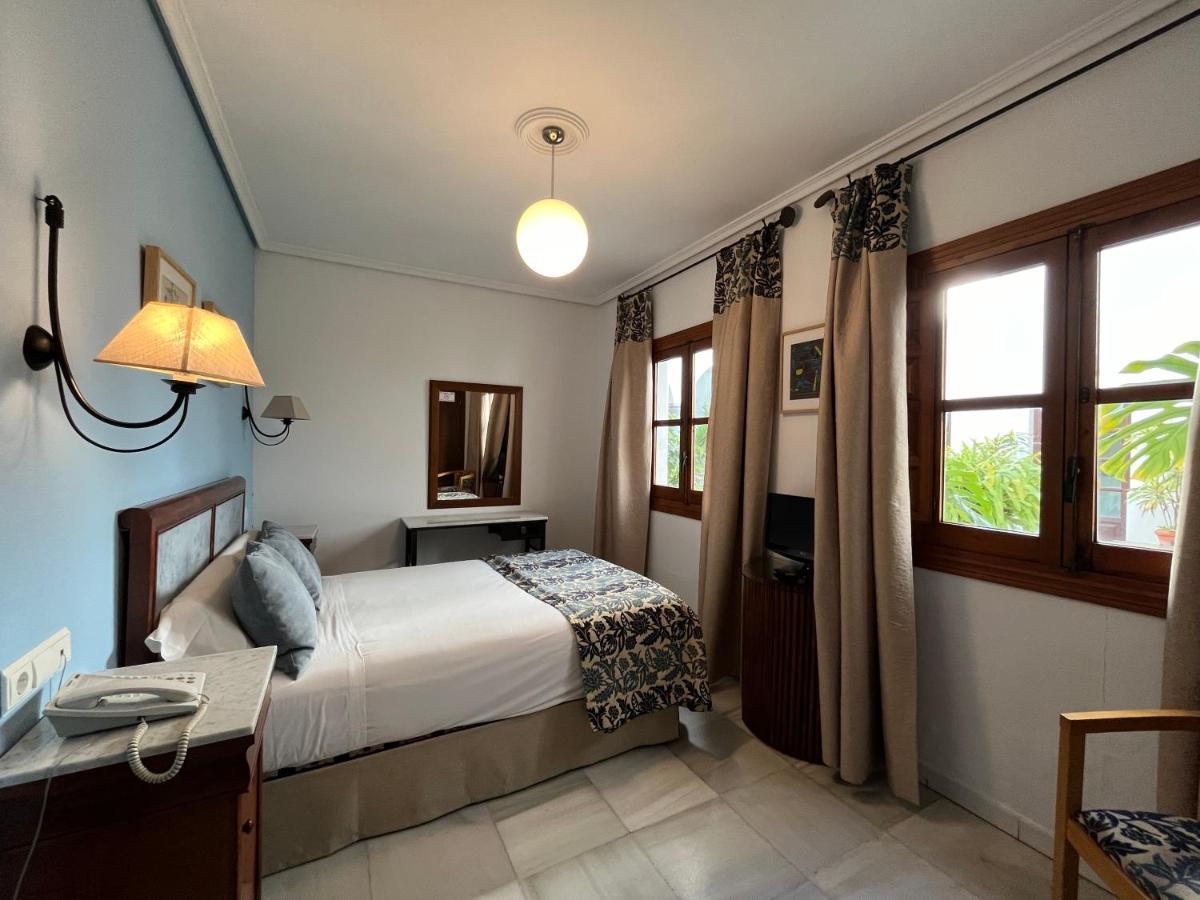 Hotel Maestre *