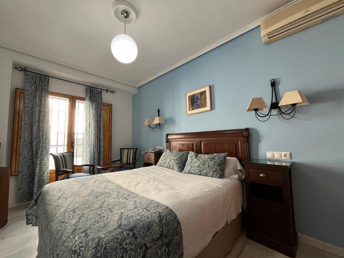 Maestre Hotel *