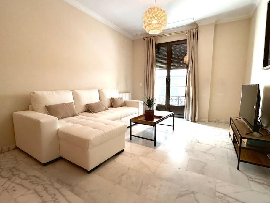 En Pleno Centro Con Aparcamiento Opcional Apartamento