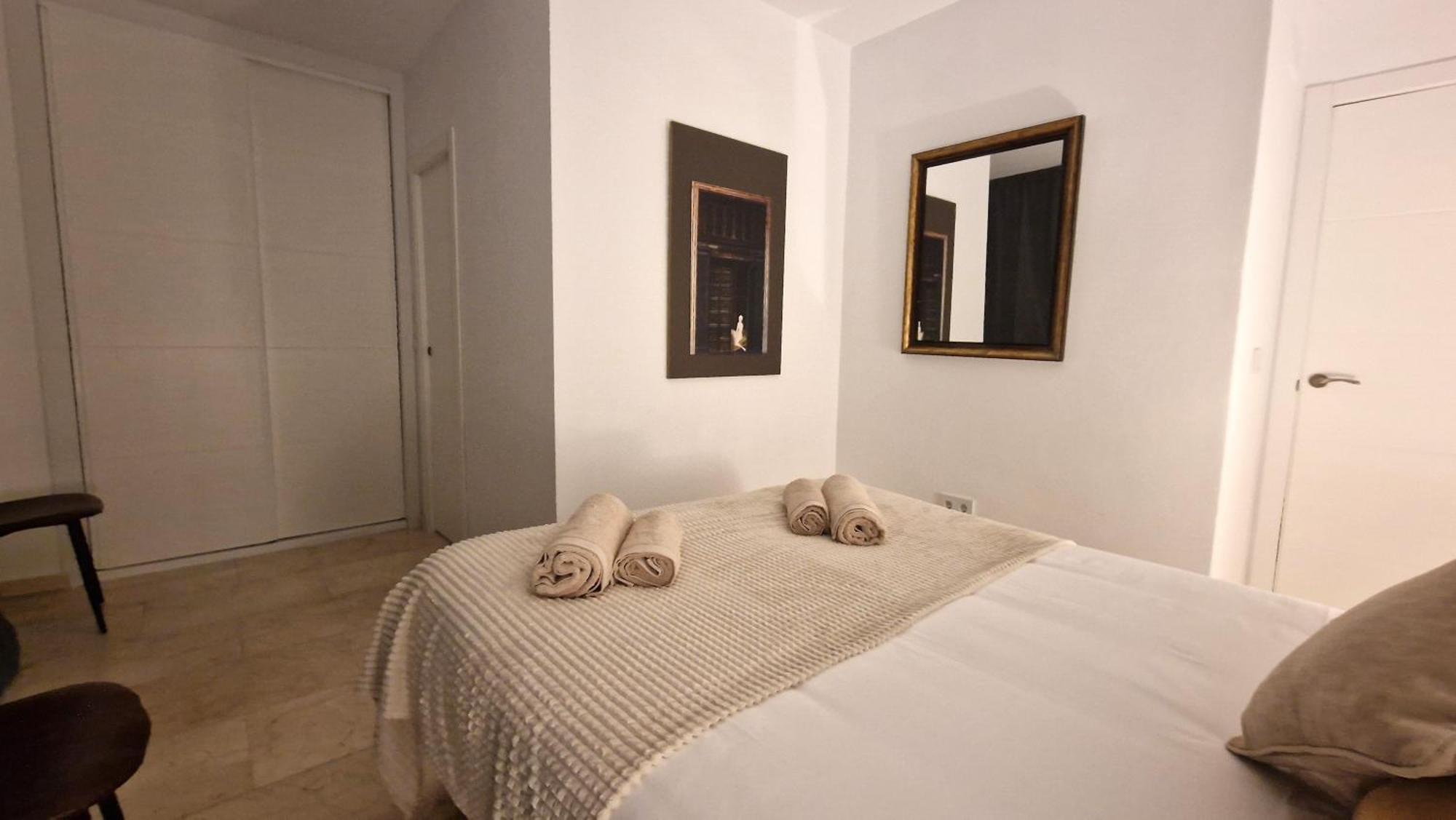 Ds Lealhomes, Patio And Terrace * Cordoba