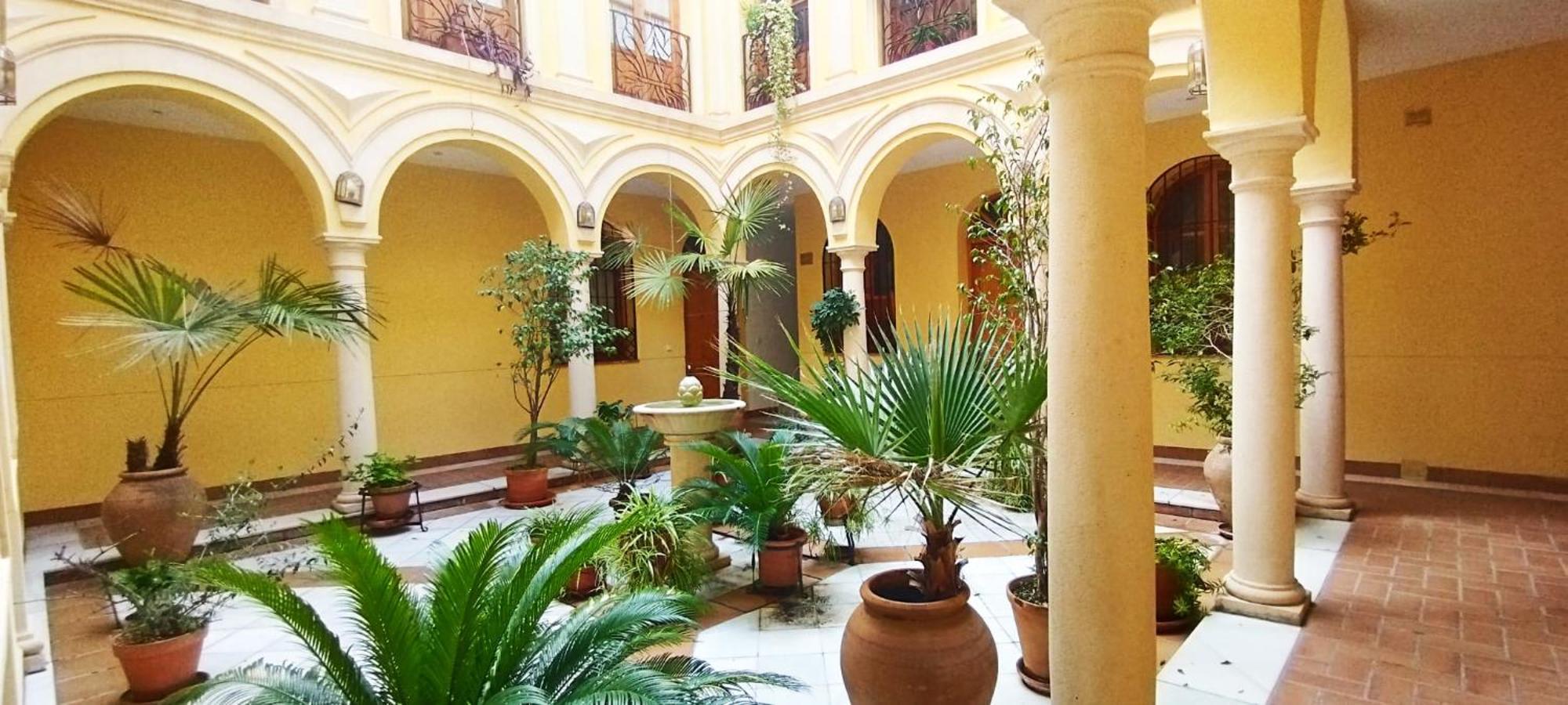 Patio Andalusi Centro *