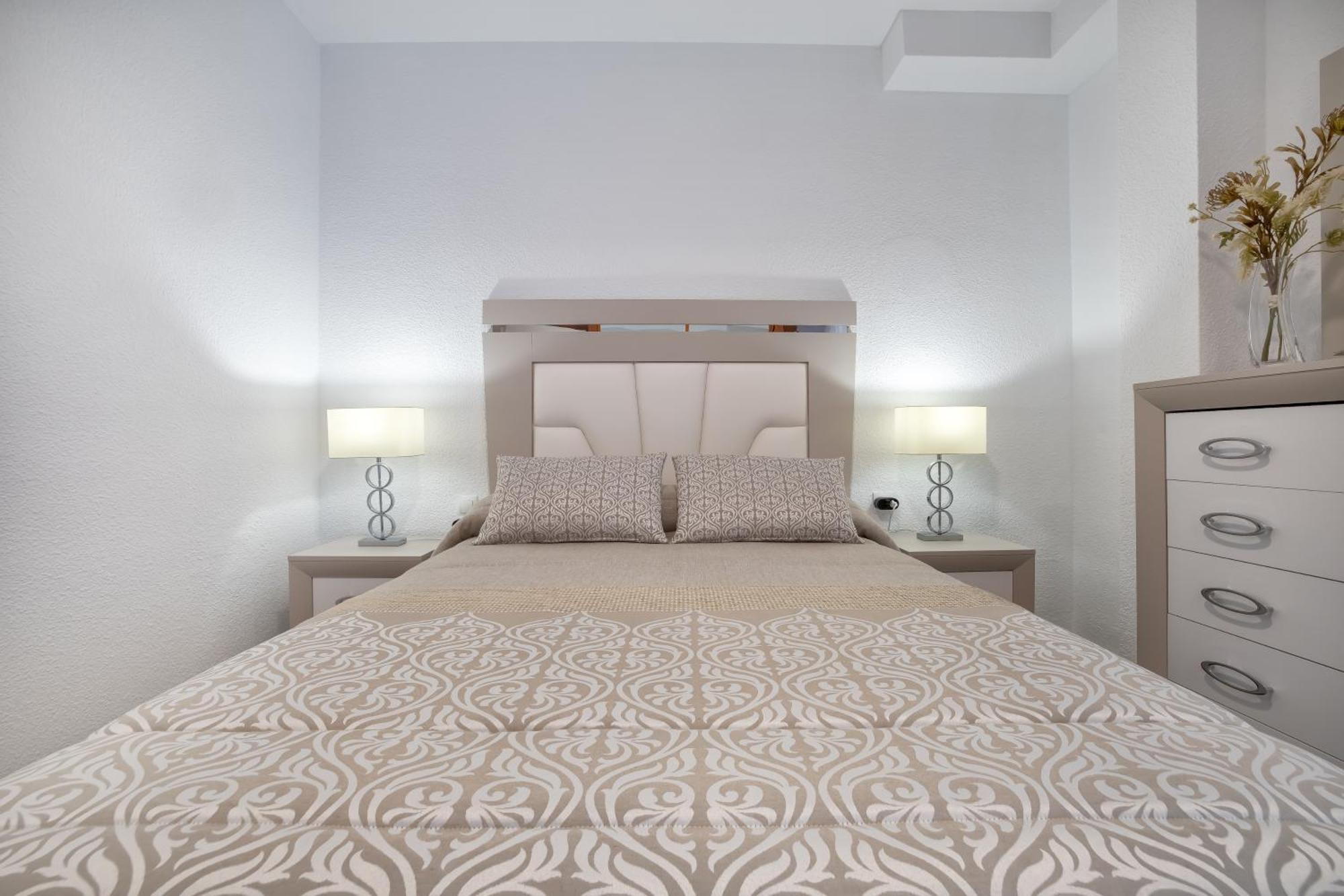 Apto Vallellano Junto Al Casco Historico & Parking Incluido Apartment *