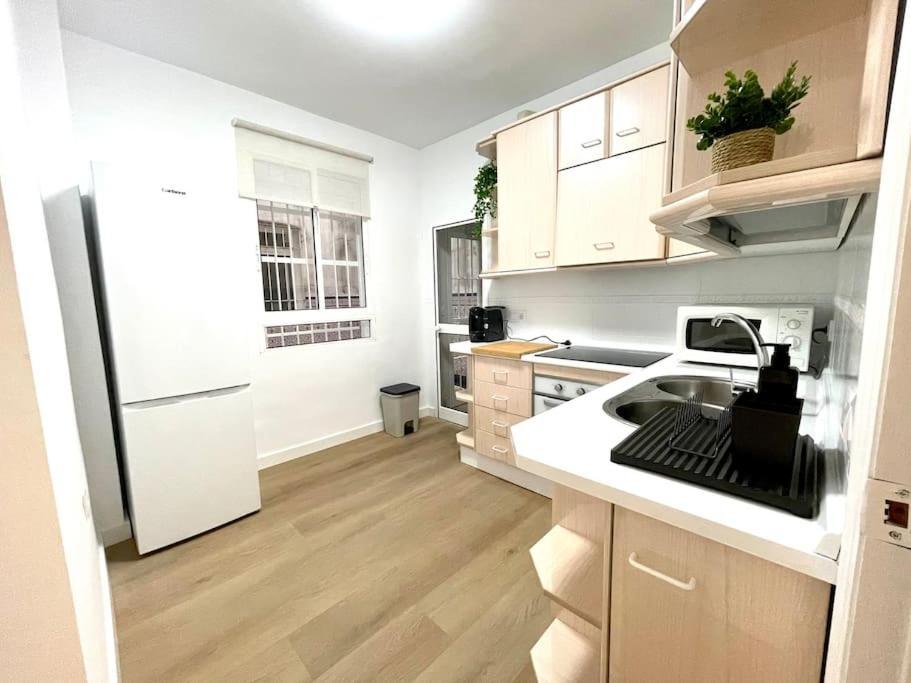 Elegancia Junto Al Rectorado. Apartamento *