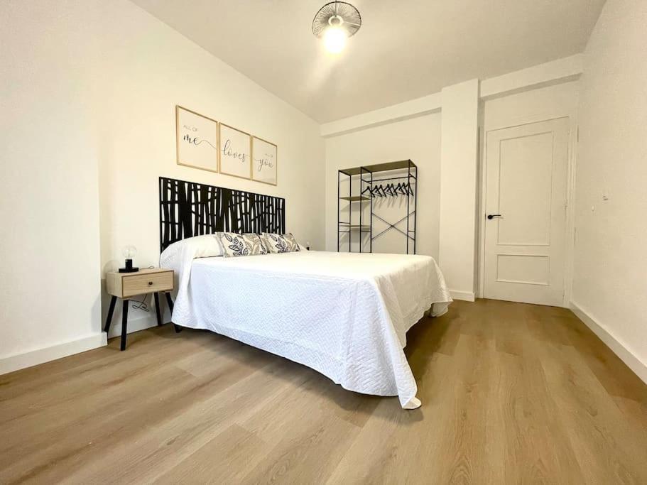 Elegancia Junto Al Rectorado. * Córdoba